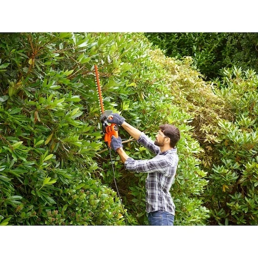 Dzīvžogu šķēres Black & Decker BEHT201-QS