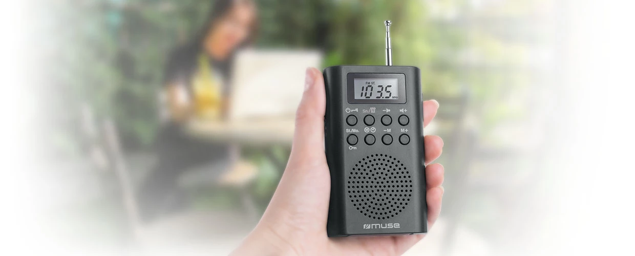Pārnēsājamais radio Muse M-03 R ar