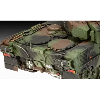 Plastmasas modelis REVELL Leopard 2A7A1 militārās tvertnes komplekts