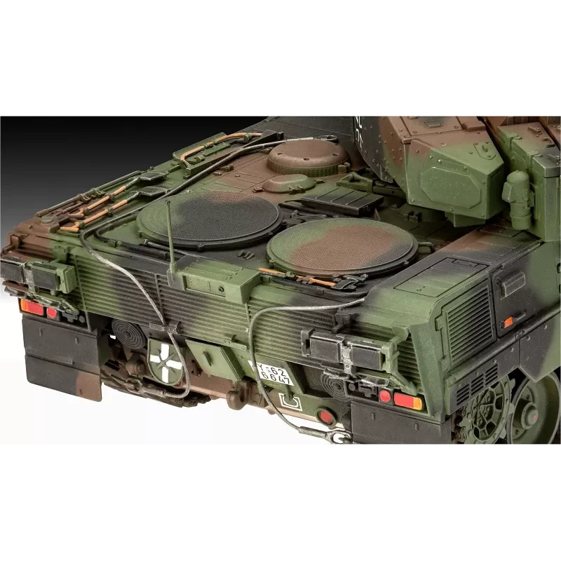 Plastmasas modelis REVELL Leopard 2A7A1 militārās tvertnes komplekts
