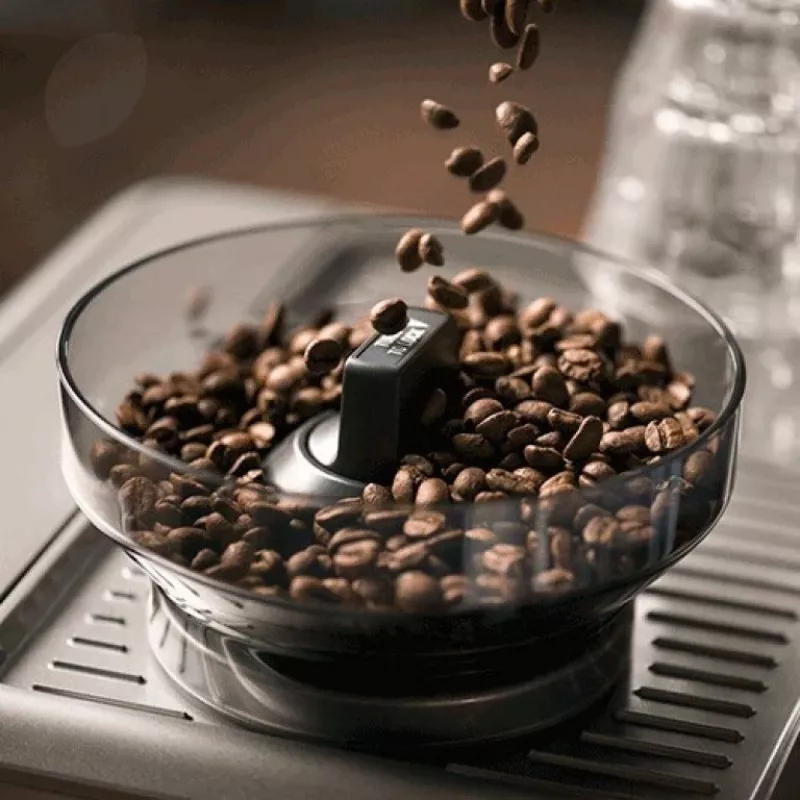 Sage Barista Touch pilnībā automātiska espresso automāts 2 L