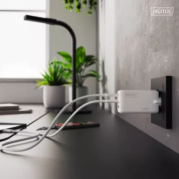 Sienas lādētājs DIGITUS DA-10303 67W GaN, 2× USB-C + 1× USB-A, 100–240V, balts