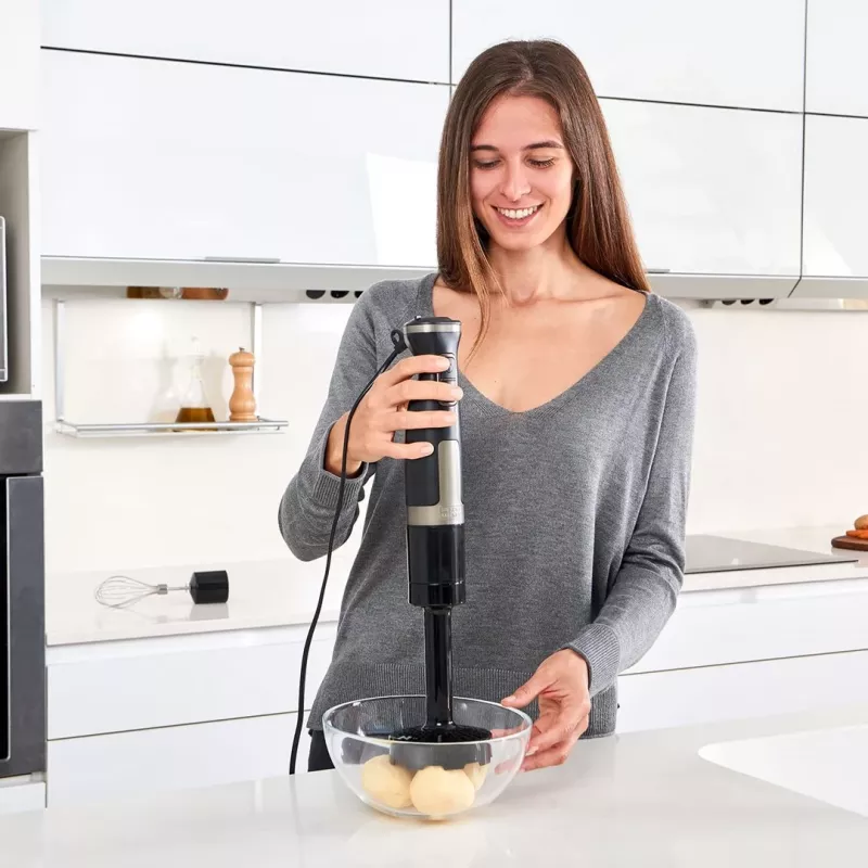 Rokas blenderis Black & Decker BXHBA1500E — 1500 W, nerūsējošā tērauda kāts, 20 ātrumi, kapājamais trauks, putotājs, pulsācija