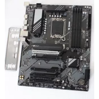 Mātesplate GIGABYTE B760 DS3H GEN5SO — atjaunota, bez oriģinālā iepakojuma, aizmugurējā paneļa plāksne iekļauta