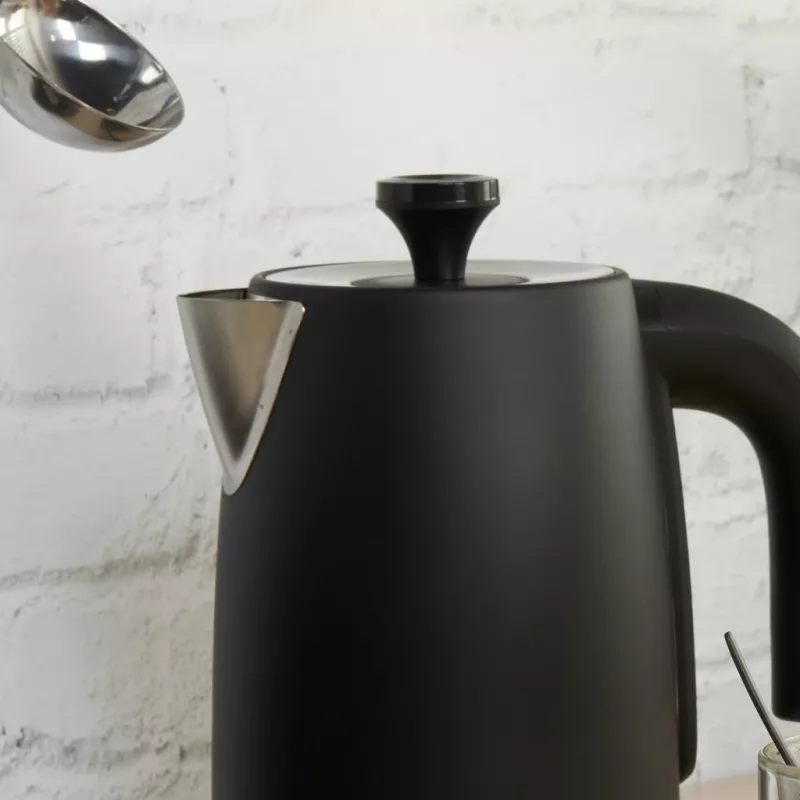 Elektriskā tējkanna Petra 1.7L 3KW matēti melna