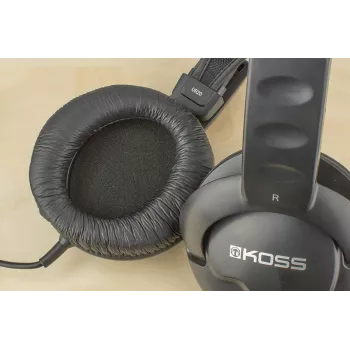 Koss UR20 Profesionālas DJ stila austiņas ar trokšņu slāpēšanu, vadu, uz auss, melnas