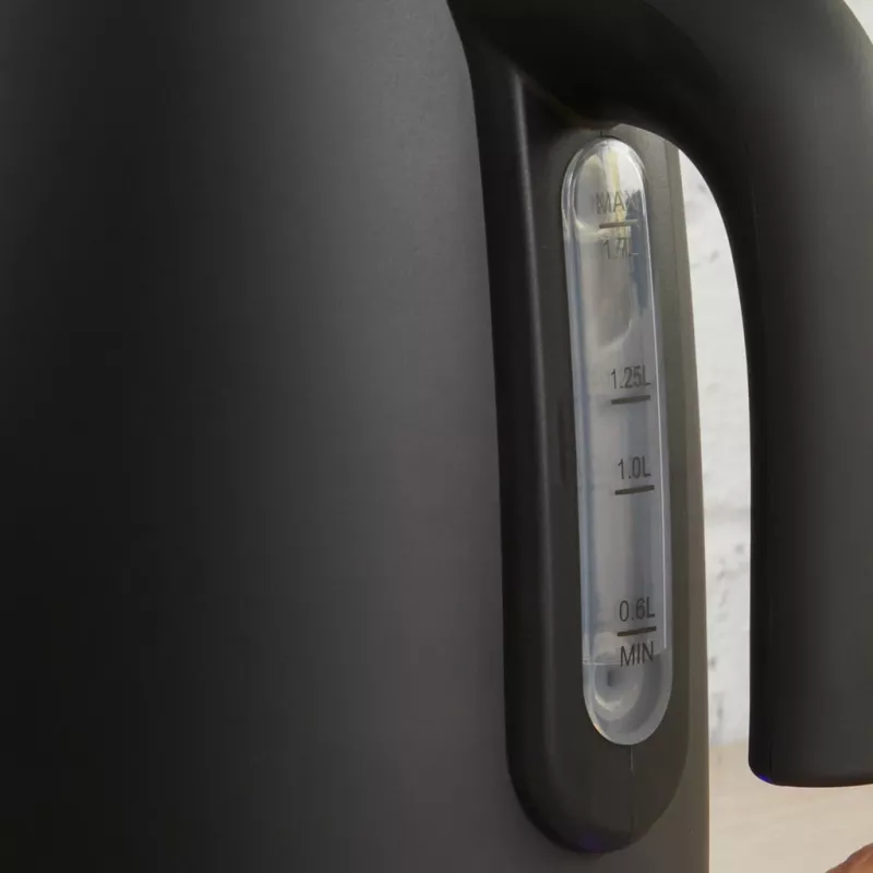 Elektriskā tējkanna Petra 1.7L 3KW matēti melna
