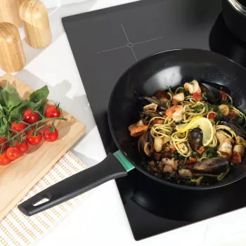 Cepamā panna Russell Hobbs RH03261EU7 28 cm ar nepiedegošu keramikas pārklājumu