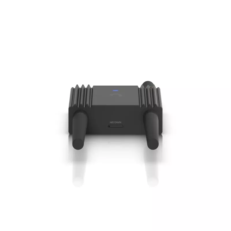 Mobilo tīklu maršrutētājs Ubiquiti UMR-Ultra — 4G LTE, NanoSIM, 2,4 GHz Wi‑Fi, 2x RJ‑45, 3 ārējās SMA antenas, 5–30 V DC