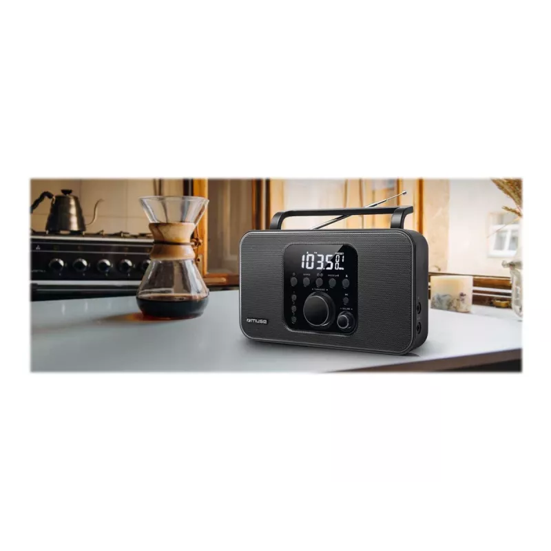Pārnēsājamais radio Muse M-091 R — FM/AM, LCD ekrāns, AC vai AA/D baterijas, rotējošs skaļums, 1.1 kg, melns