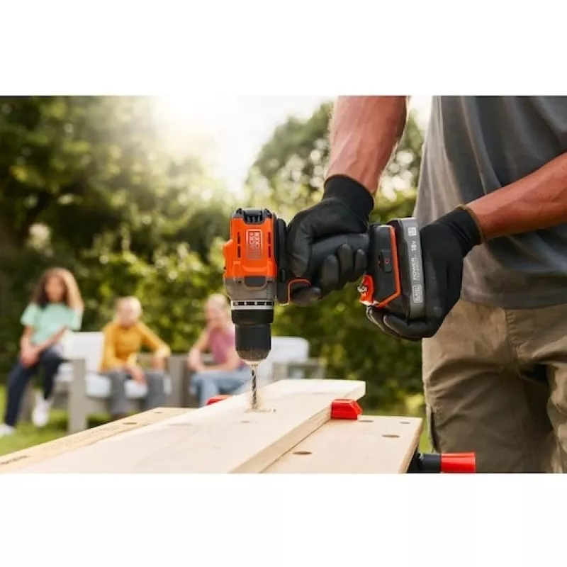Bezvadu urbjmašīna Black & Decker BCD382XN 18V — kompakta 18 V urbjmašīna (bez akumulatora)