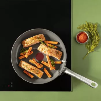 Cepamā panna Tefal Renewal C4260443 24 cm — alumīnijs, keramikas nepiedegošais pārklājums, piemērota indukcijai, Thermo-Spot