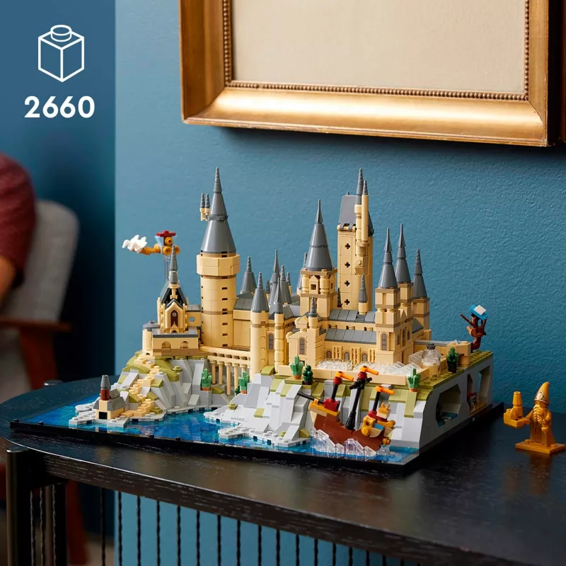 LEGO 76419 Harija Potera Cūkkārpas pils un teritorijas lielais komplekts pieaugušajiem, ieskaitot ikoniskas vietas: Lielā zāle, Noslēpumu palāta un vēl