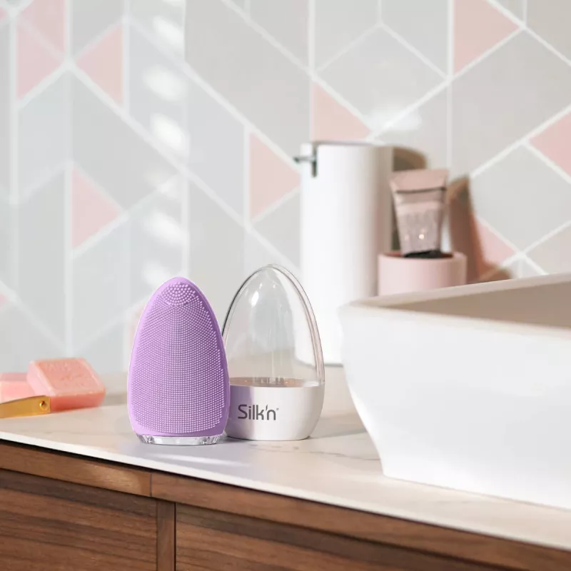 Vibrējošā sejas birste Silk'n Bright Purple, AC/akumulators, visiem ādas tipiem