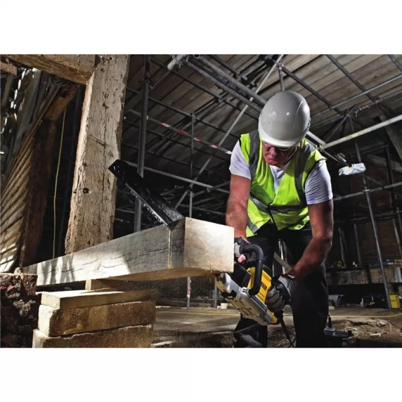 DeWALT DWE397 aligatorzāģis
