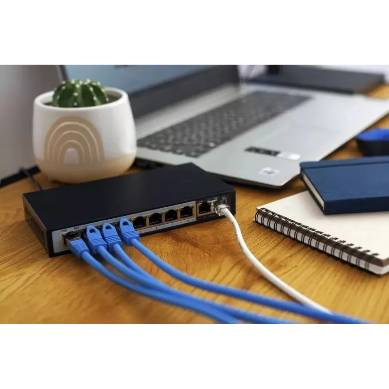 Slēdzis Extralink PERSES 8x Gigabit PoE/PoE+ 2x RJ45 Uplink 96W