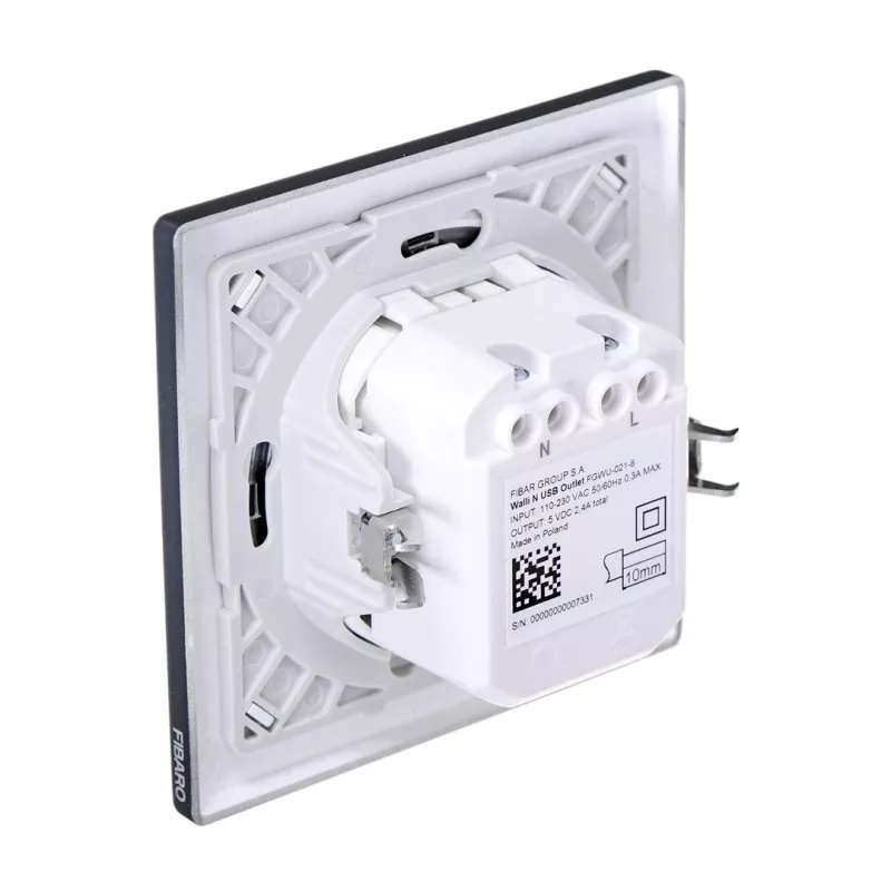 Fibaro FGWU-021-8 kontaktligzda ar 2x USB, melna