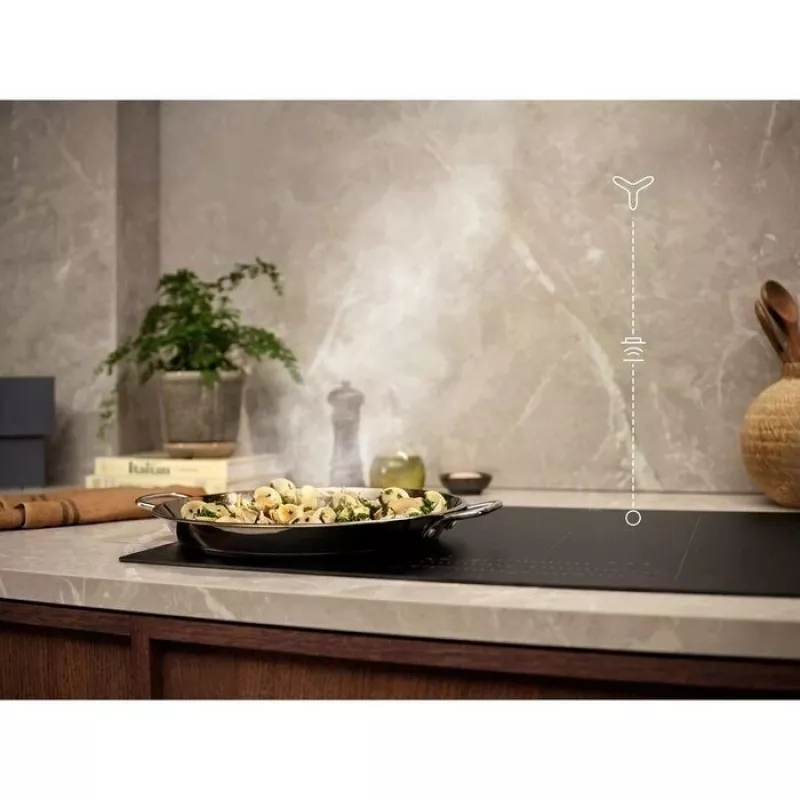 Tvaika nosūcējs Electrolux CFG526R Melns 450 m³/h