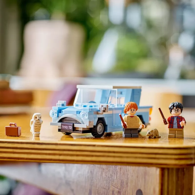 LEGO Harijs Poters Lidojošais Ford Anglia Auto Rotaļlieta Bērniem No 7 Gadiem Ar Ronu Vīzliju un Hedvigu