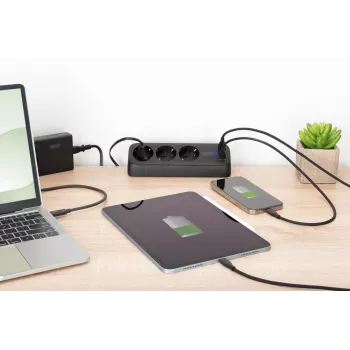 DIGITUS pagarinātājs 3× kontaktligzda + 2×USB-A un 1×USB-C, 1,5 m, melns