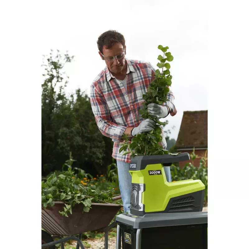 Ryobi RSH3045U dārza smalcinātājs, elektrisks, 3000 W, smalcināšanas diametrs 45 mm, 21 kg