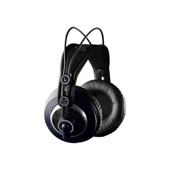 AKG K240 MKII - studijas austiņas, pāri ausīm, daļēji atvērtas