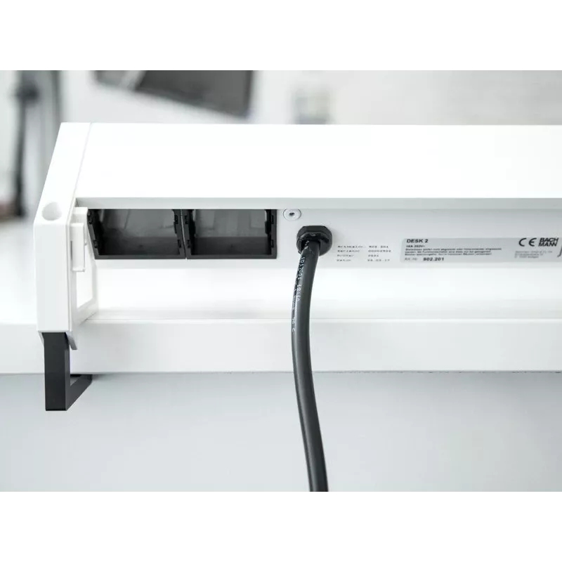 Pagrauda kontaktligzda 3 x Type F Bachmann Desk2
