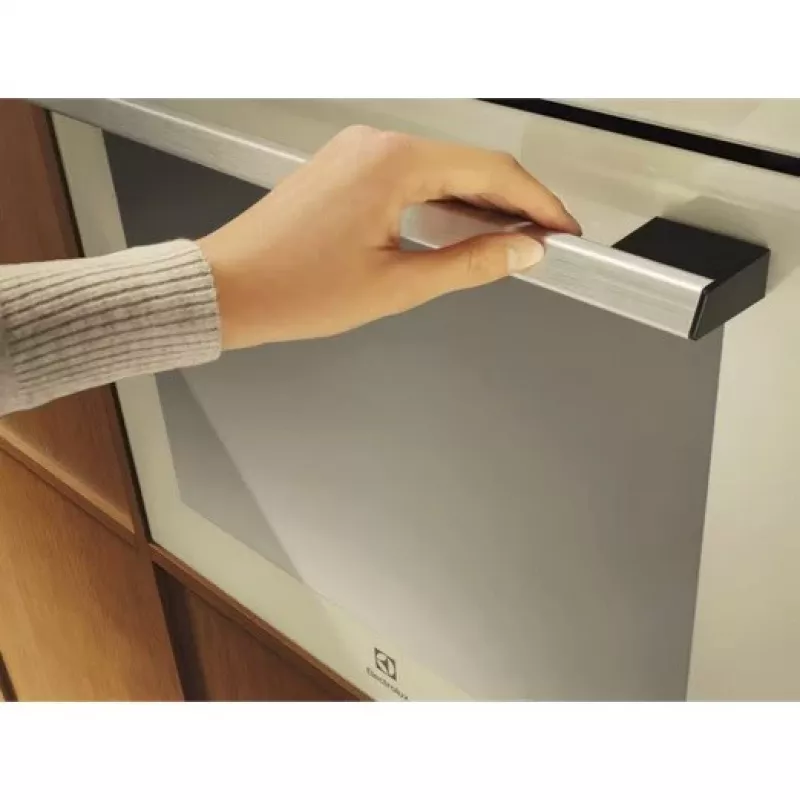 Iebūvējamā cepeškrāsns Electrolux LOE8F38S — 72 L, pirolītiskā tīrīšana, TFT displejs, konvekcija, grils, balta