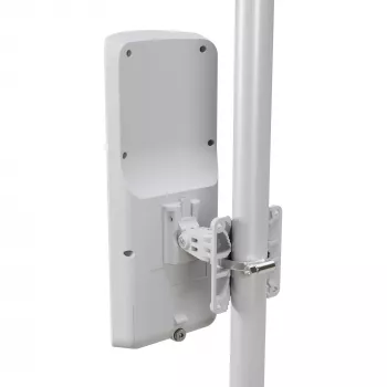 Mikrotik mANTBox ax 15s Balts ar Power over Ethernet (PoE)