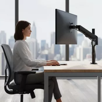 Monitora stiprinājums MACLEAN MC-135 gāzes atspere 17 inch–32 inch ekrāniem, slodze 2–10 kg, melns