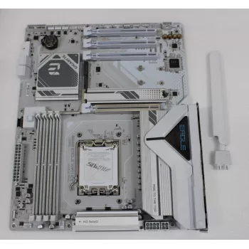 Mātesplate GIGABYTE B850 EAGLE WF7 ICESO — atjaunota, komplektā I/O panelis un antena