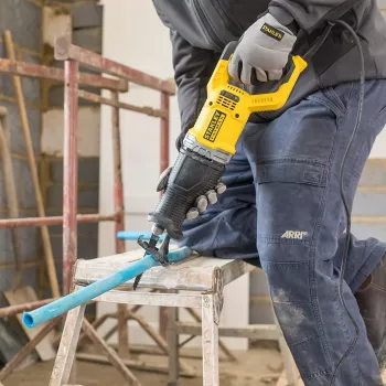 STANLEY FME360 900W elektriskais zāģis, 2,8 cm gājiens, mīkstā palaišana, mīksts satvēriens, asmens komplektā