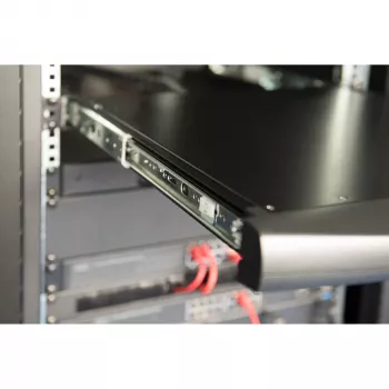 Digitus 19 collu HD LCD KVM konsole ar 16 portu HDMI slēdzi un Šveices tastatūru