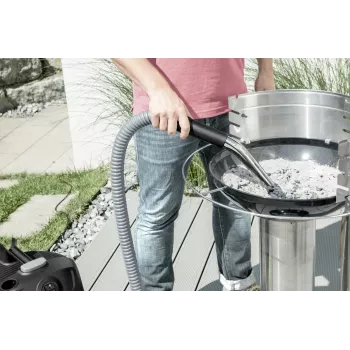 Sausais putekļsūcējs Karcher AD 4 Premium — 17 L, 600 W, bezmaiss, metāla šļūtene, hromēta caurule