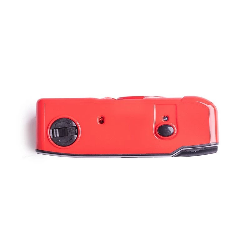 35 mm plēves kamera Kodak M38 Scarlet — atkārtoti lietojama, kompakta
