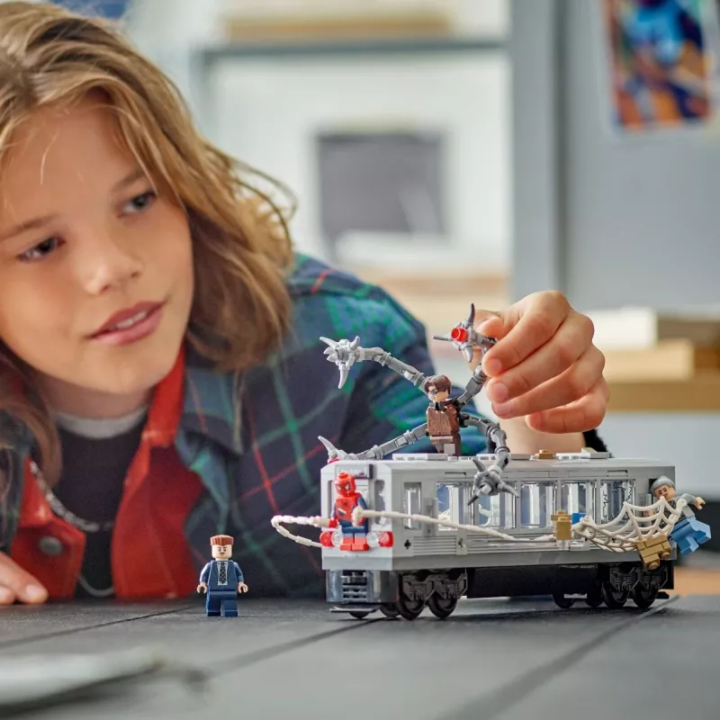 LEGO Marvel Super Heroes 76321 Spider-Man Doc Ock Subway Showdown būvēšanas komplekts, 393 gabali, 4 minifigūras, vecumam 9+
