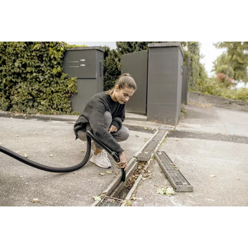 Putekļsūcējs Karcher WD 4 S V-20/5/22 — 20 L nerūsējošā tērauda tvertne, 5 m šļūtene, 1000 W, slapjai un sausai tīrīšanai