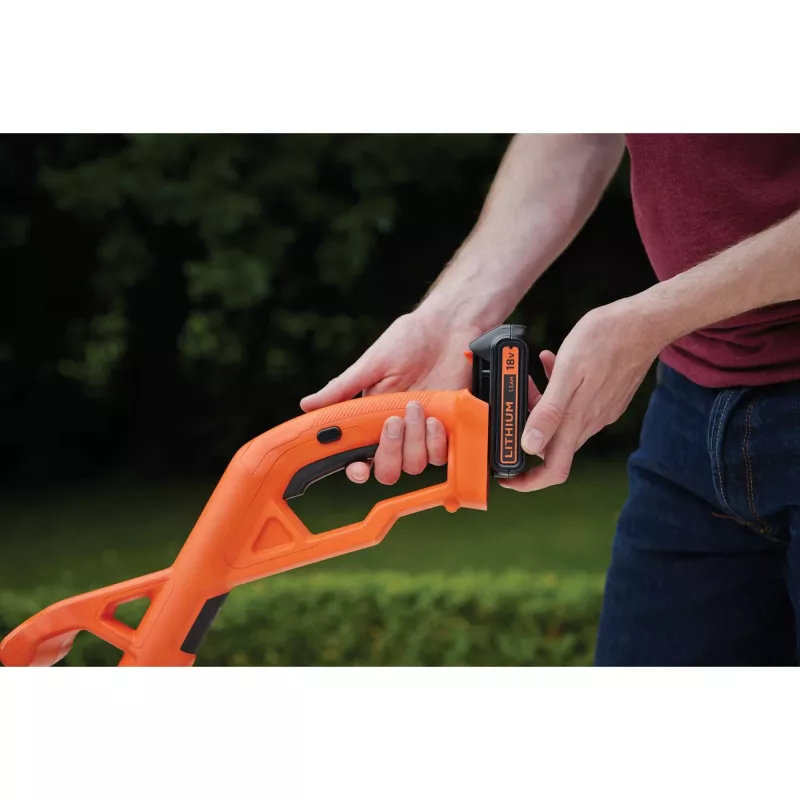 Bezvada zāles trimmeris Black & Decker ST1823