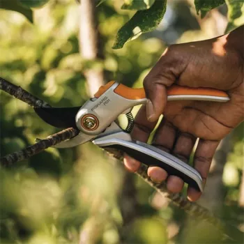 Fiskars 1057168 Plus Metāla dārza šķēres Bypass (1057168)