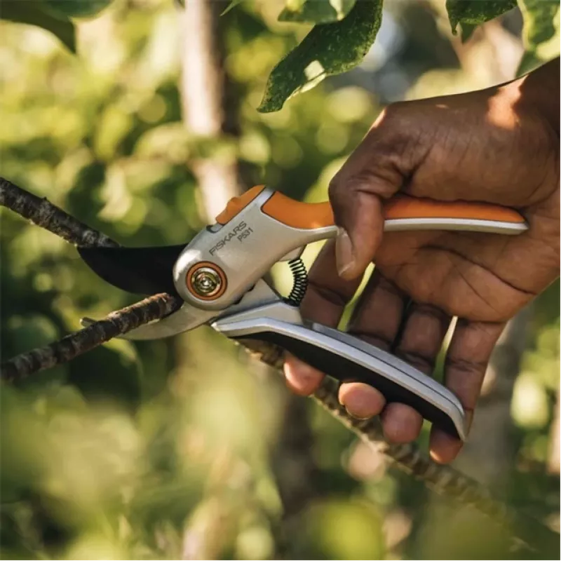 Fiskars 1057168 Plus Metāla dārza šķēres Bypass (1057168)