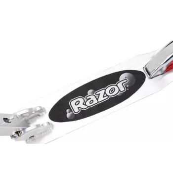 Skrejritenis Razor A5 Lux — alumīnijs, 20 cm poliuretāna riteņi, salokāms, regulējams augstums, maks. slodze 100 kg, melns