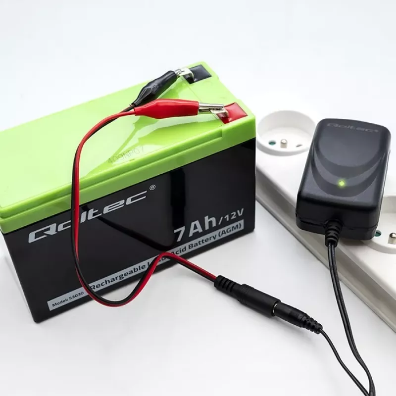 Bateriju lādētājs QOLTEC Charger AGM GEL STD 6V 1A 6V svina-skābes, AGM un GEL akumulatoriem