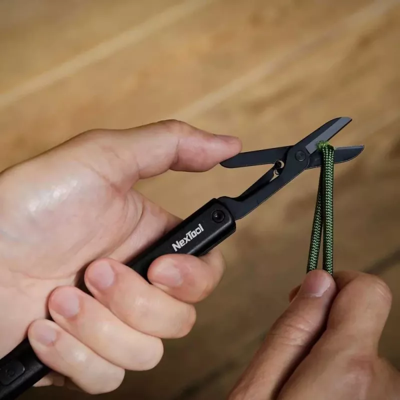 Daudzfunkcionāla pildspalvas lukturīte Nextool NE20026 — LED 50 lm, 90 min darbība, nerūsējošā tērauda nazis, šķēres, USB-C, alumīnijs, 125×15 mm, 38 g