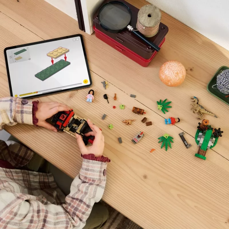 Konstruktors LEGO Jurassic World 76972 Raptora bezceļa bēgšana, 285 gab., 2 minifigūras, vecums 6+