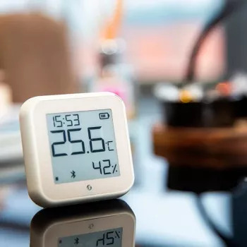 Shelly temperatūras un mitruma sensors Plus H&T Gen. 3 (ziloņkaula krāsa)