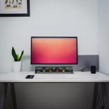 2-in-1 PC skaļruņu soundbar ar RGB LED fona apgaismojumu, stereo, USB, 2 x 3W, AUX 3.5 mm