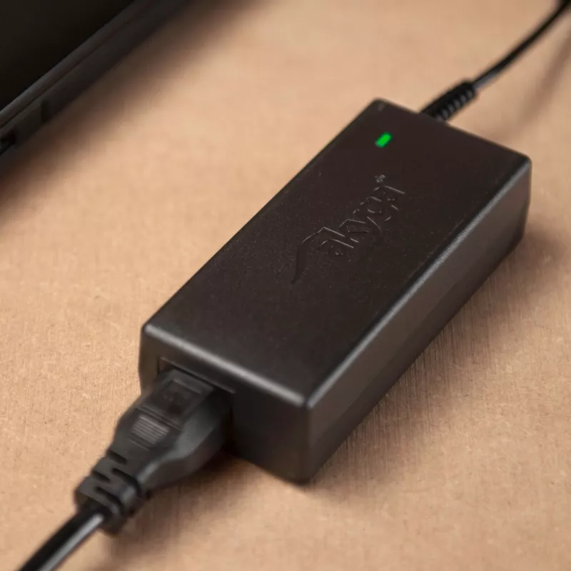 Akyga AK-ND-69 klēpjdatora lādētājs 19,5 V / 2,31 A, 45 W, 4,5 x 3,0 mm + tapa, 1,2 m, saderīgs ar HP