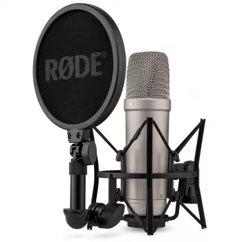 Studijas kondensatora mikrofons RØDE NT1‑A 5. paaudze — kardioīds, XLR/USB, 24/32 biti, līdz 192 kHz, max SPL 142 dB, sudraba krāsa
