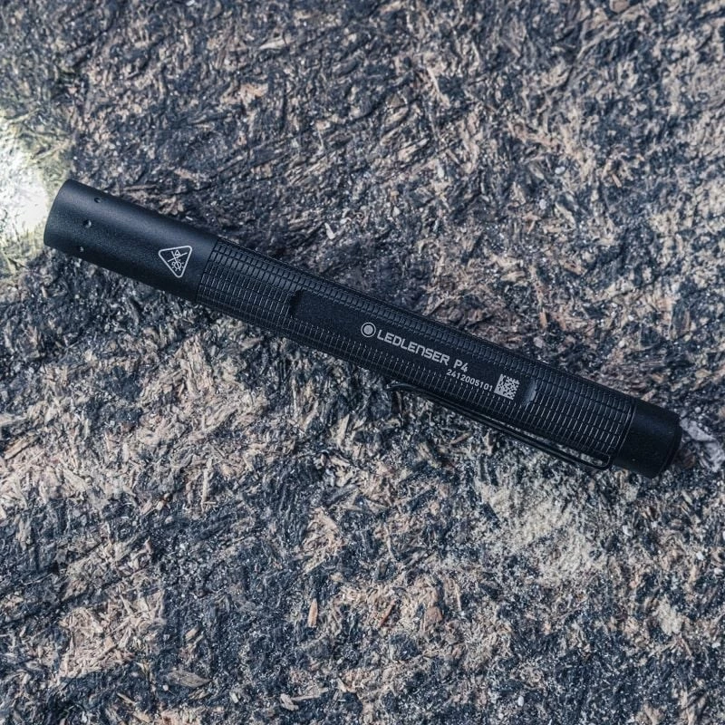 Ledlenser P4 LED pildspalvveida kabatas lukturis, melns