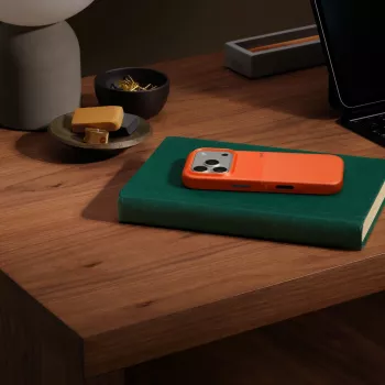 Apple Beats iPhone 17 Pro cietais korpuss MagSafe Camera Control oranžs
